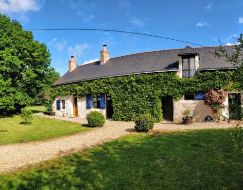 Mouliherne House | Traditional Longère Farmhouse at La Fortinerie