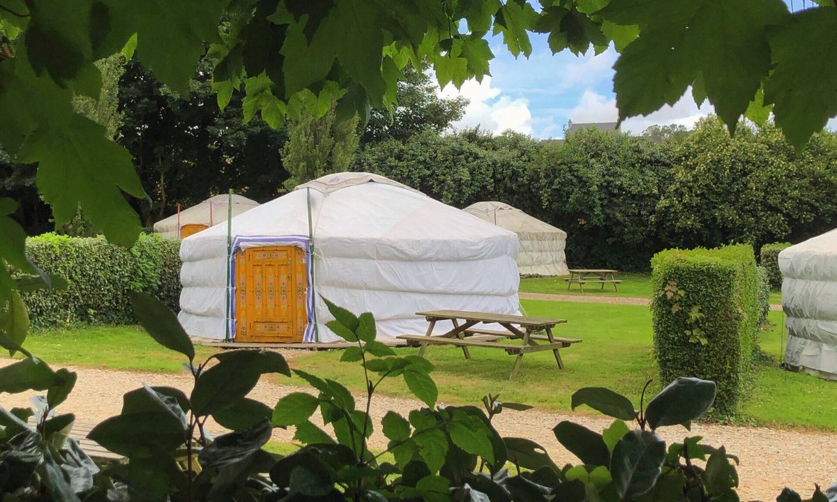 Plouenan Cabin | Traditional Mongolian yurt near Roscoff (sleeps up to 6)