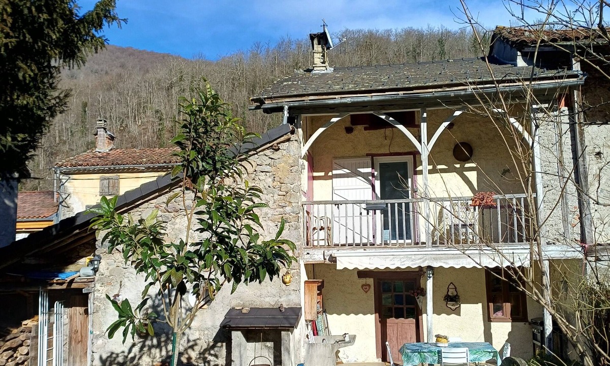 Erce House | Traditional Mountain House with View, Private Terrace and Garden in Ercé