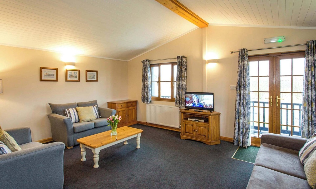 Hinton Ski Chalet | Traditional spacious lodge.