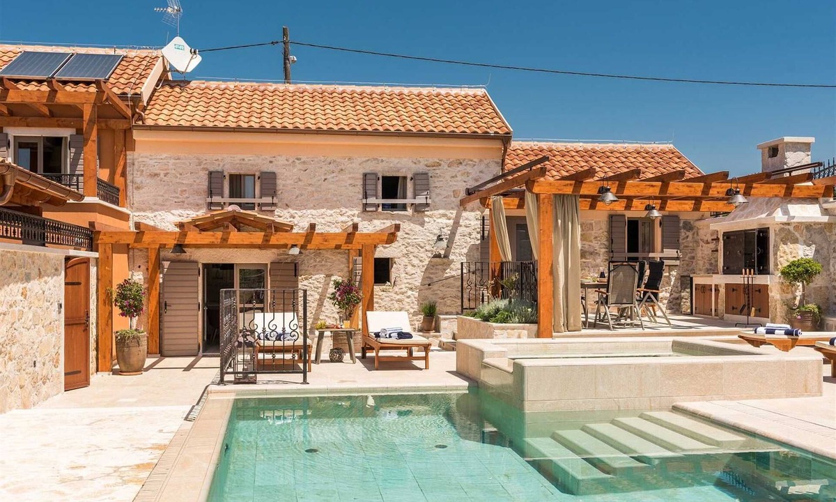 Skradin Villa | Traditional stone house with pool in Skradin