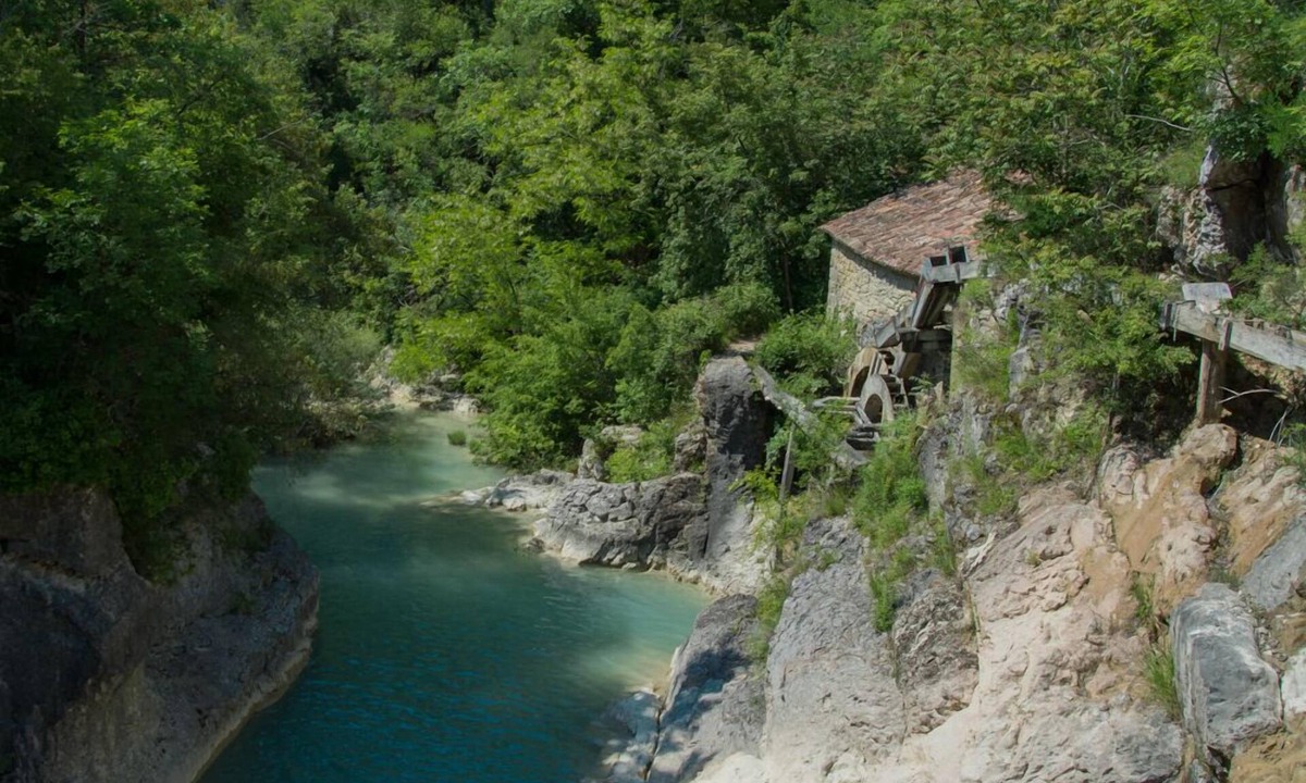 Kotli House | Traditional Stone House