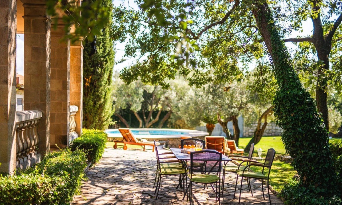 Cilipi House | Traditional stone house with private heated pool