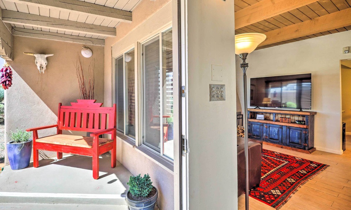 Santa Fe Apartment | Traditional-style Adobe Casita - Walk to Dtwn