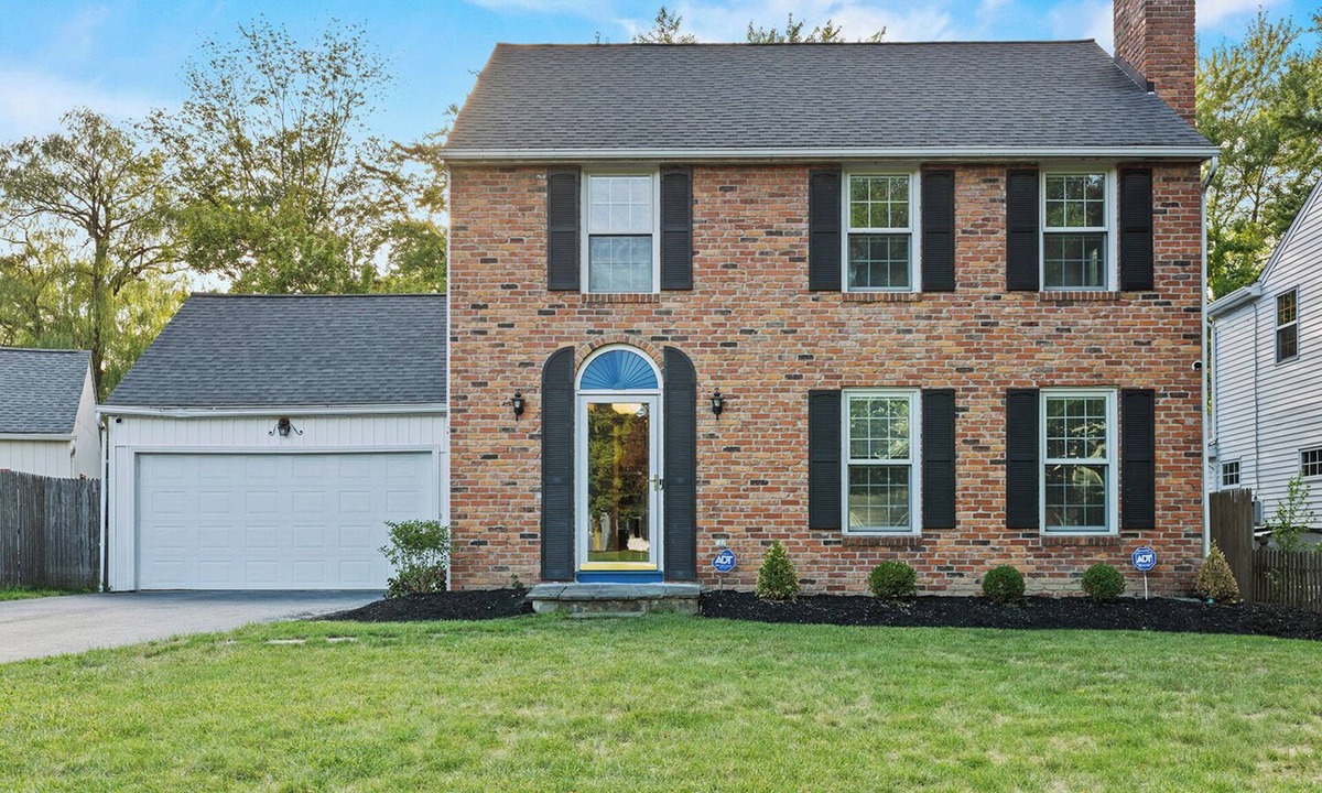 Amherst House | Traditional With a Twist in Snyder
