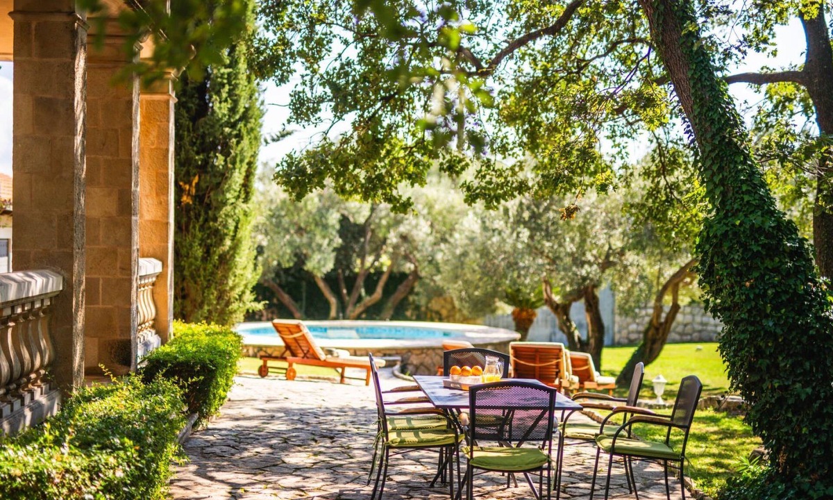 Cilipi House | Traditionelles Steinhaus mit privatem beheiztem Pool by Interhome