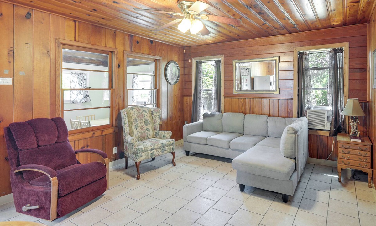 Whitney House | Trail Access! Lake Whitney Retreat 2 Mi to Marina