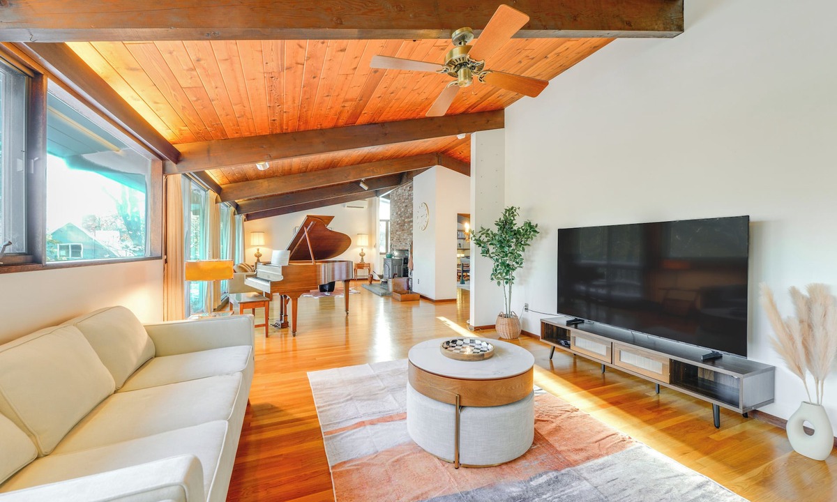 Dover House | Trail Access On-Site: Gorgeous MCM Deck House!