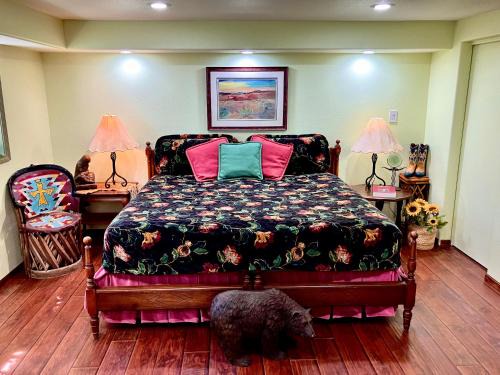 Cheyenne Bed & Breakfast | Trail Boss King EnSuite-Prairie Rose B&B - 1200 sq ft Suite