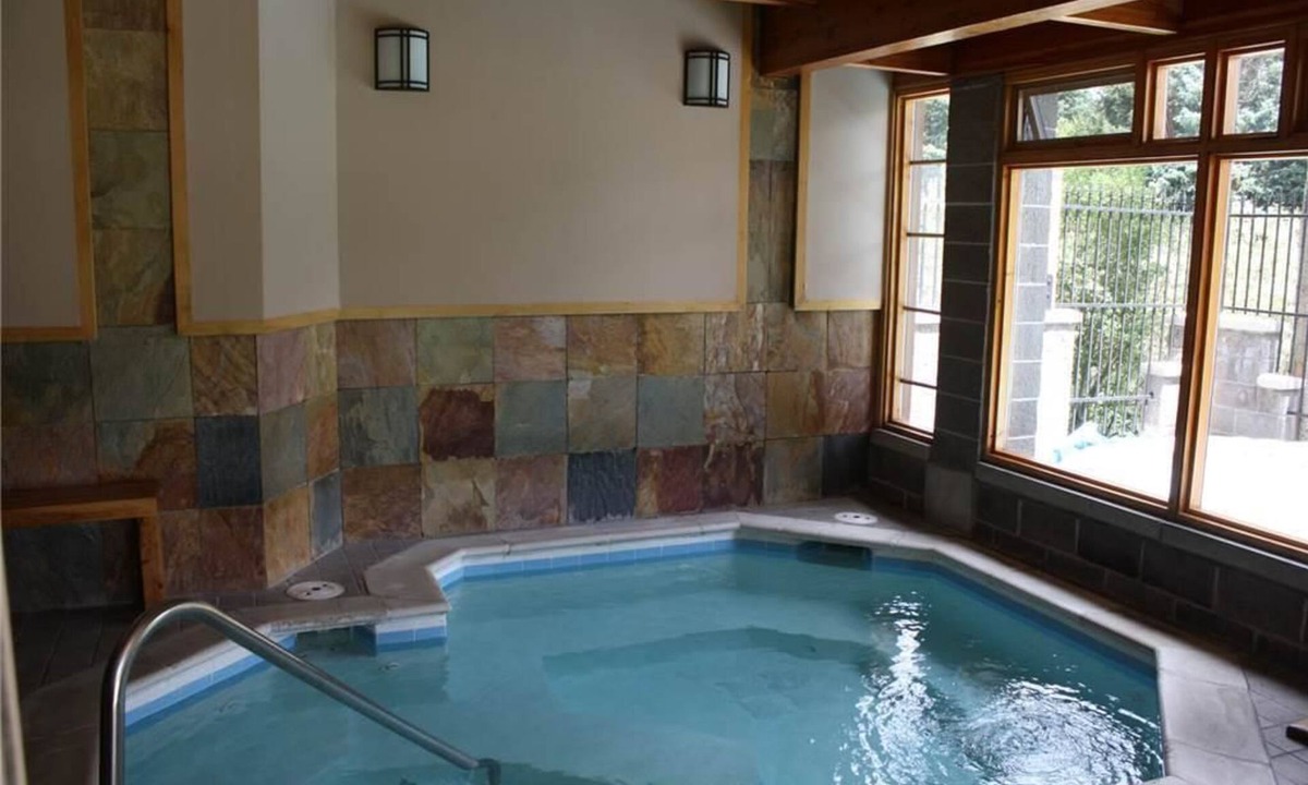 Peak 9 Condo | Trail's End 509 Downtown Condos with on-site Hot Tub