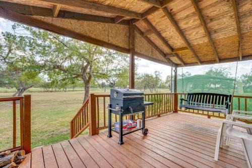 Gonzales House | Trails, Creek & Wildlife: Country Harwood Retreat