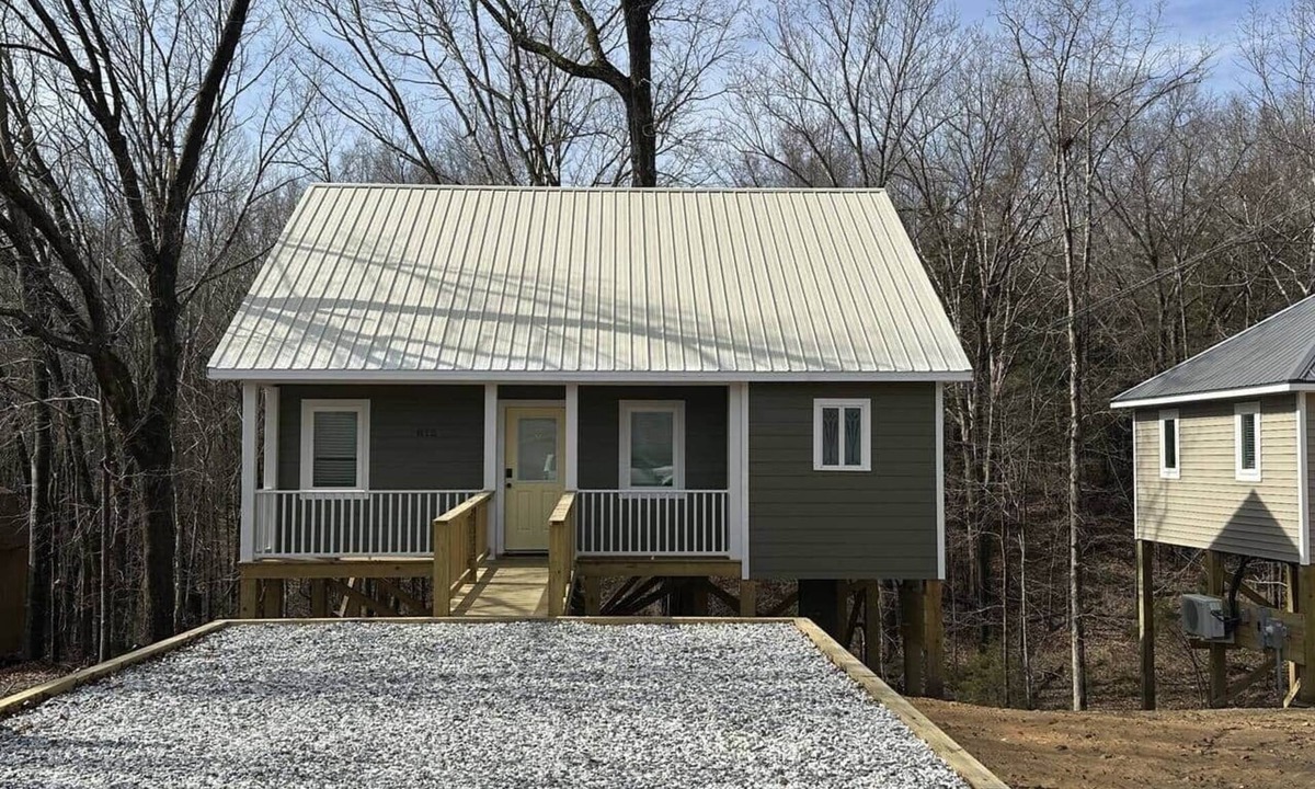 Farmville House | Trailside 2BR Cottage | Walk Downtown + Greenfront
