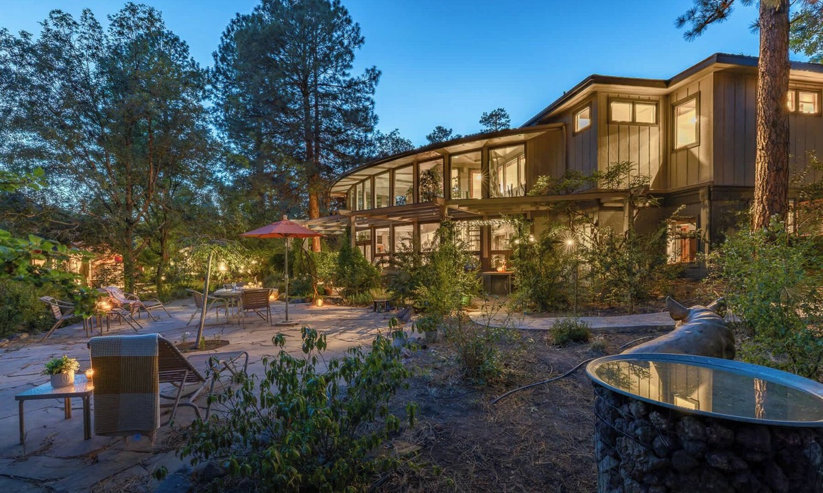Shadow Mountain House | Trailside Suite with Jetted Tub