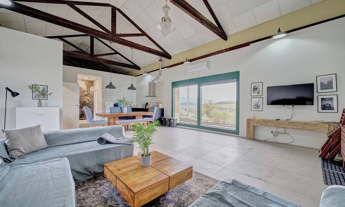 San Asensio Ski Chalet | Train station among vineyards ideal for wine tourism and train enthusiasts.