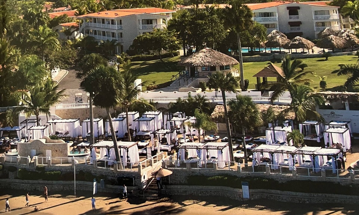 Davis Spring Commercial Resort | Tranquil 2-bedroom resort in Dominican Republic perfect for your getaway
