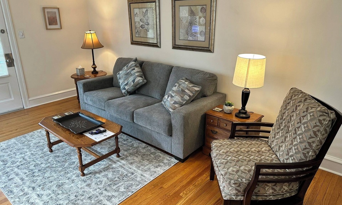 Bryn Mawr Apartment | Tranquil 2 BR Grnd Fl Near Bryn Mawr College