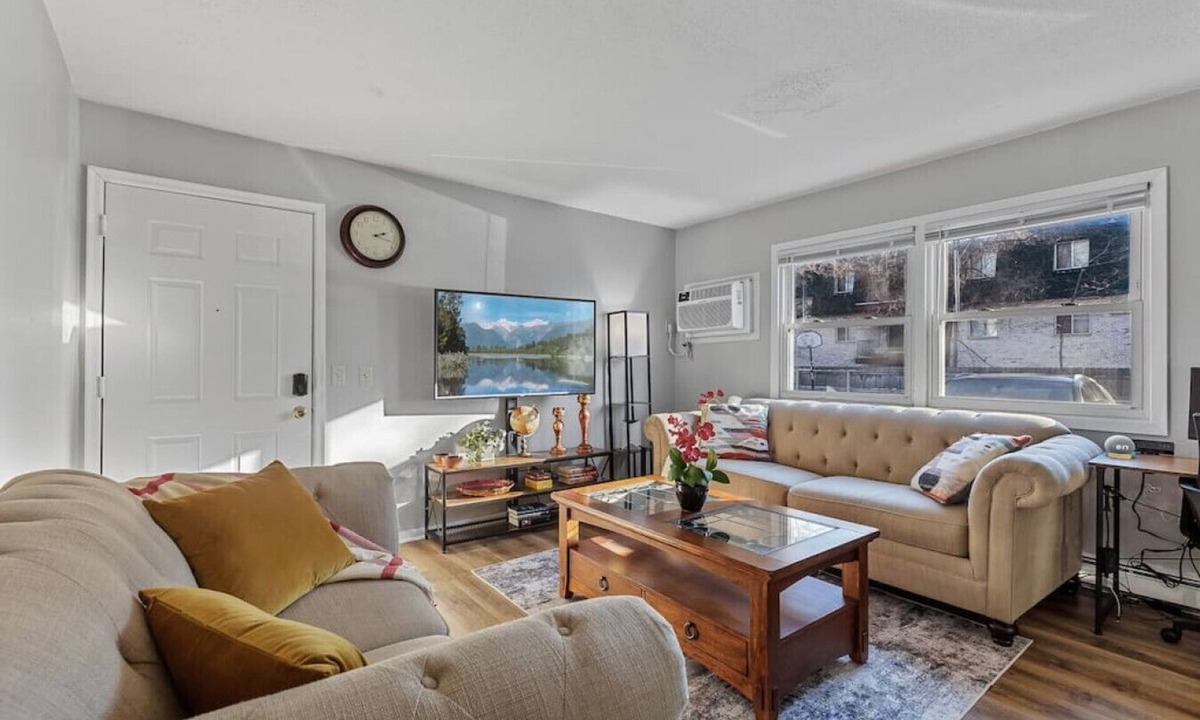 Spring Lake Park Apartment | Tranquil 2BR Apt NE Mpls - 8073 Apt 2