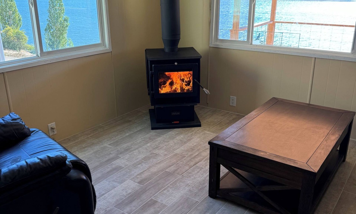 Huntington Cabin | Tranquil 3-bedroom cabin perfect for a relaxing Huntington getaway