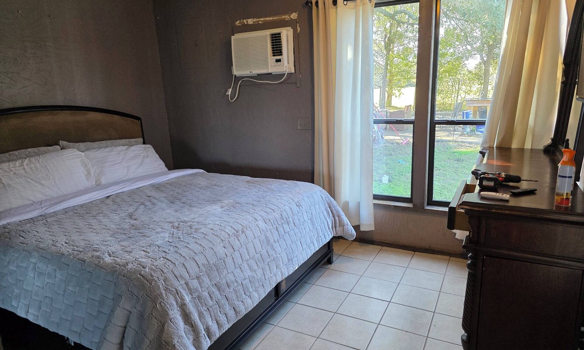 Lissie House | Tranquil 3-bedroom house perfect for relaxing stays in Beasley