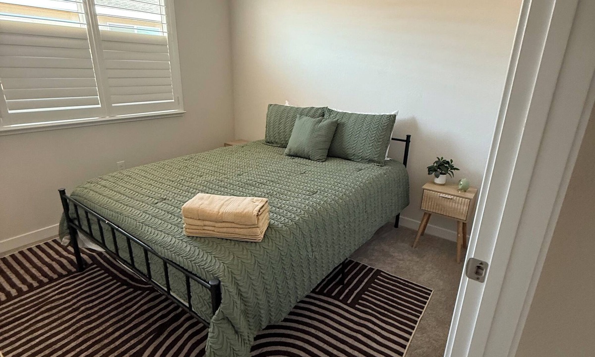 Roseville House | Tranquil 4-bedroom house in Roseville