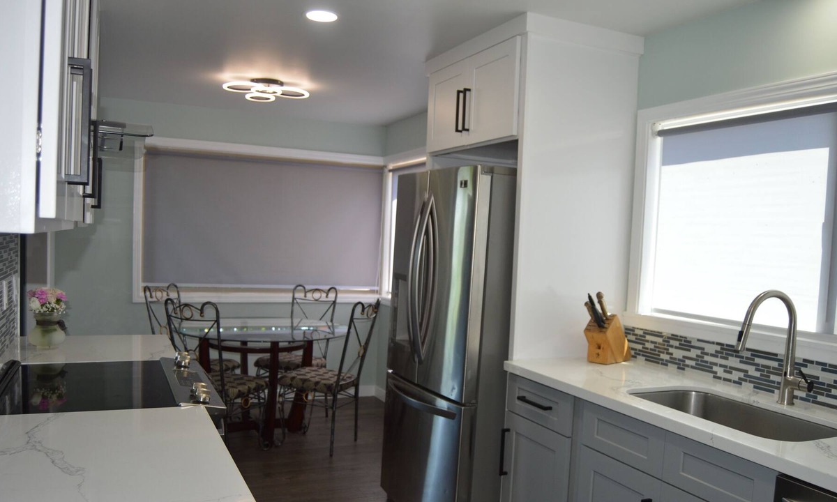 Lake Forest Park House | Tranquil and Modern Home 3br a/c