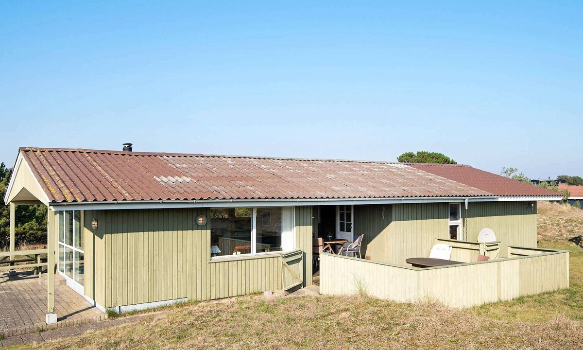 Rindby Strand House | Tranquil Beach Cottage in Rindby-By Traum