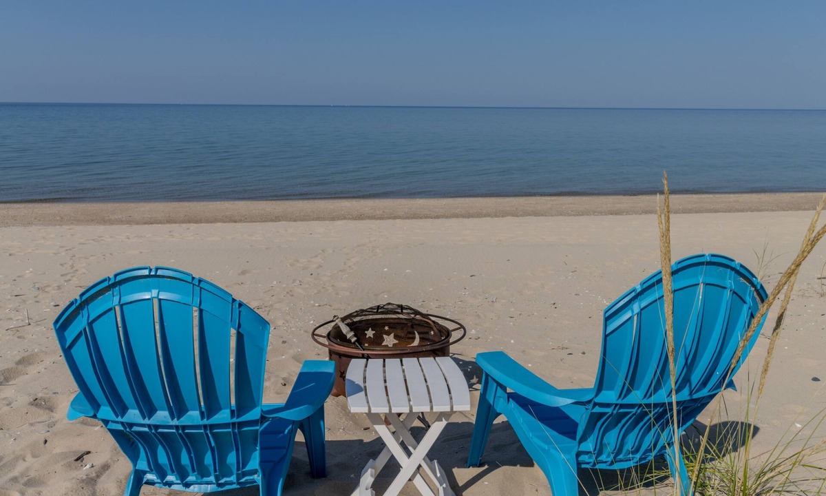 Empire Apartment | Tranquil beachfront studio at Sunset Suite