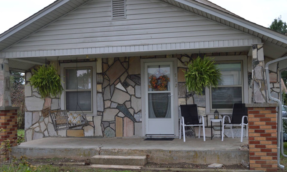 Stockton House | Tranquil bungalow close to Stockton Lake
