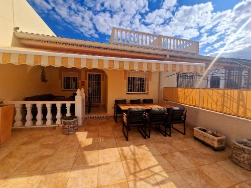 Quesada House | Tranquil Bungalow Retreat