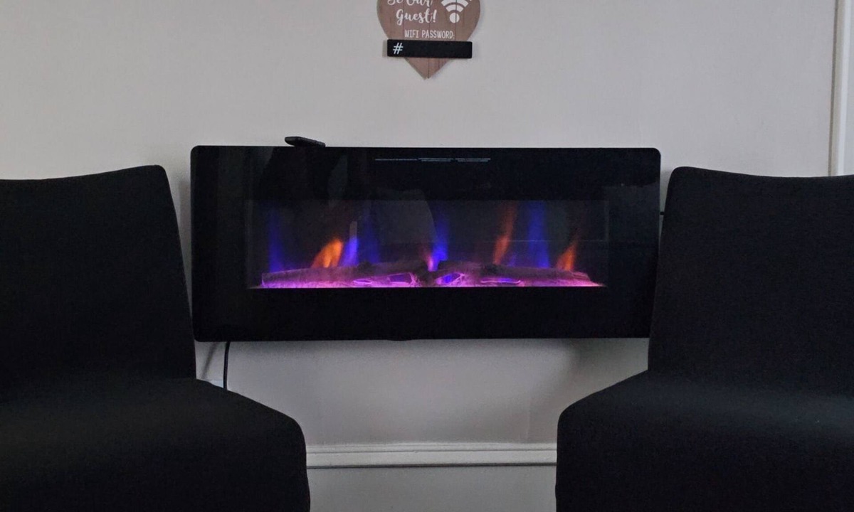 Lind-Bohanon Apartment | Tranquil corporate Rental in lovely Minneapolis with WiFi