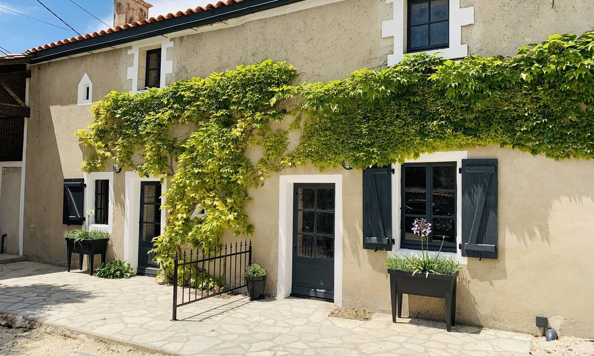 Chives House | Tranquil Cosy interconnecting Gîtes with Private Pool