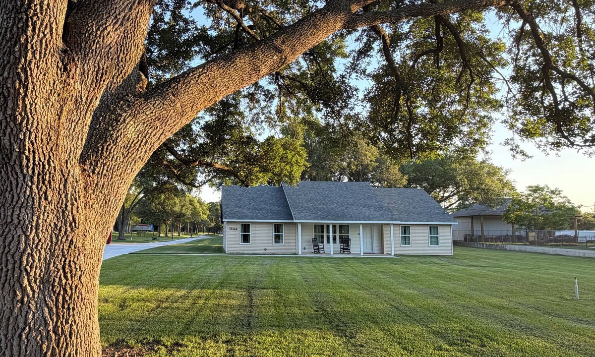 Manvel House | Tranquil country 3 bedroom home just south of Houston