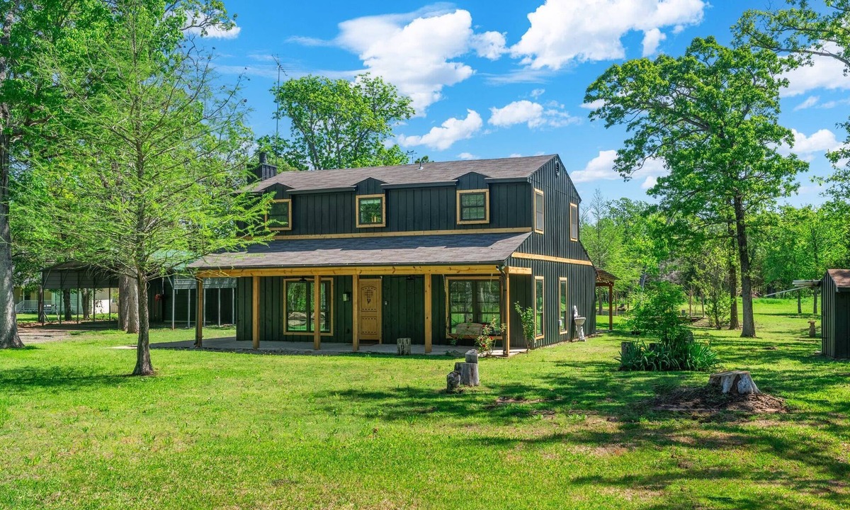 Greenville House | Tranquil Country Escape, 4 Bedrooms, Pond, Firepit