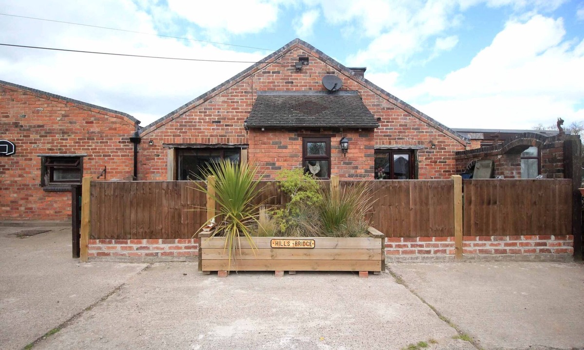 Stafford House | Tranquil country setting with private garden