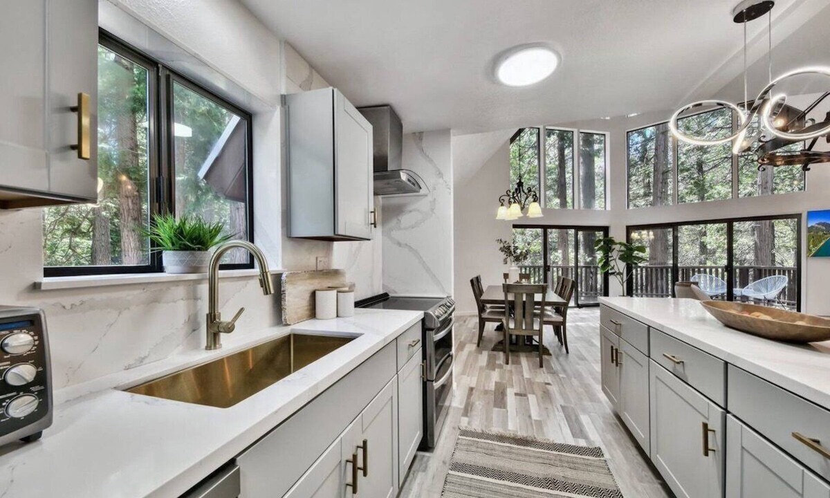 Kyburz Cabin | Tranquil Creek Retreat: Serenity Escape, King Bed