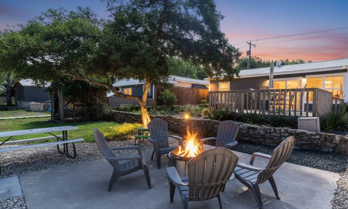 Clifton House | Tranquil Escape at Casita del Lago Azul - Lakefront Serenity with Semi-Private Cove & Fire Pit