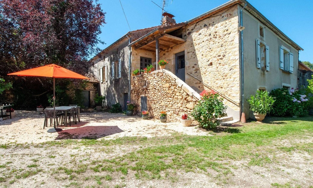 Loubejac House | Tranquil Escape in Loubejac