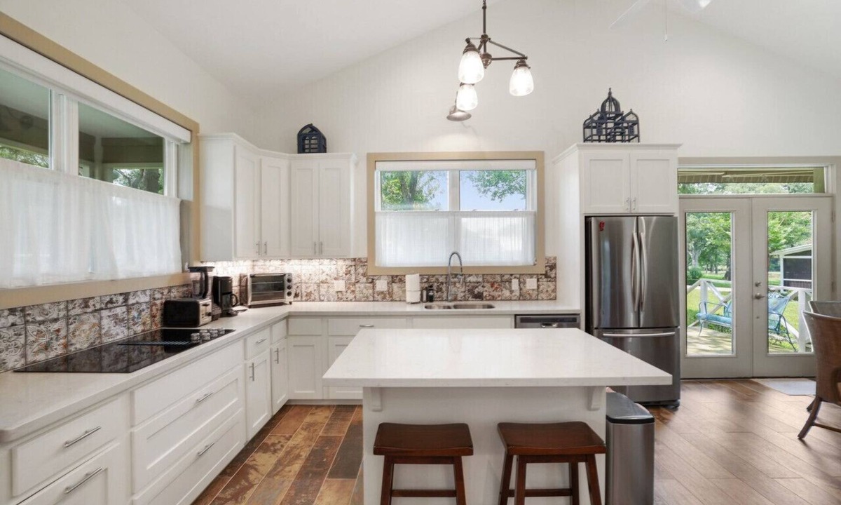 Sealy House | Tranquil Farmhouse Retreat with Scenic Views!