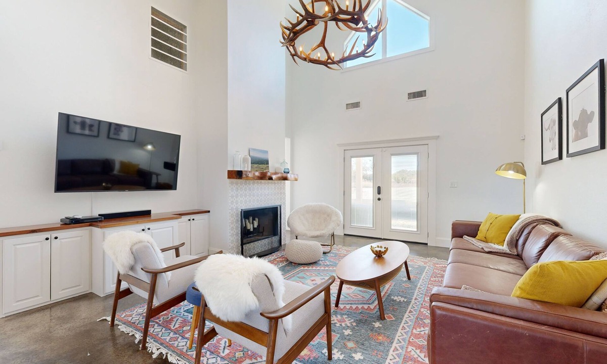 Hye House | Tranquil farmstead with beautiful views of the country, fire pit