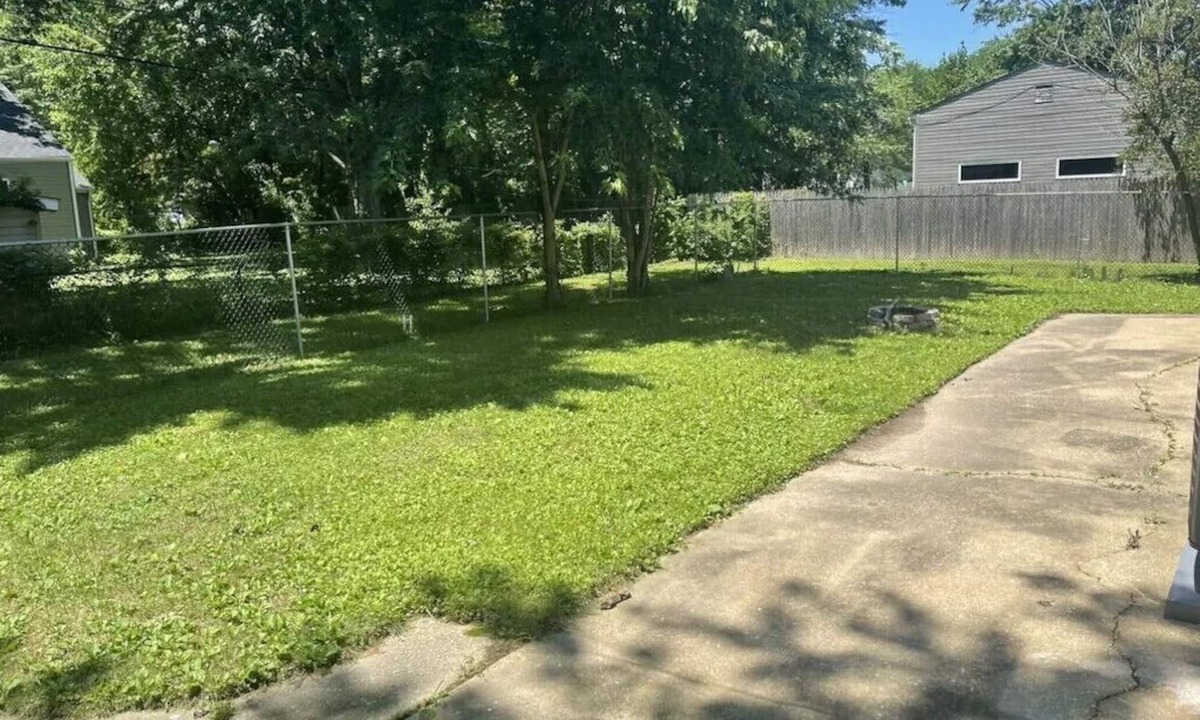 Newark House | Tranquil Haven: Modern Retreat in Newark