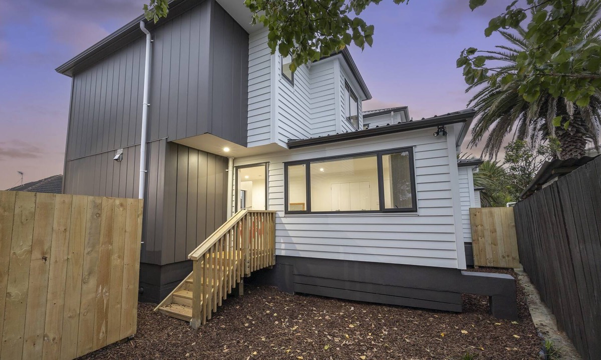 Otahuhu House | Tranquil Hideout by Sylvia Park