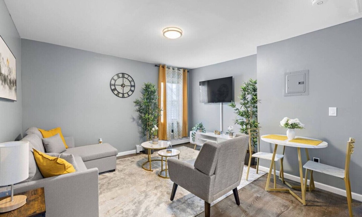 Ampere Apartment | Tranquil Home Away From Home