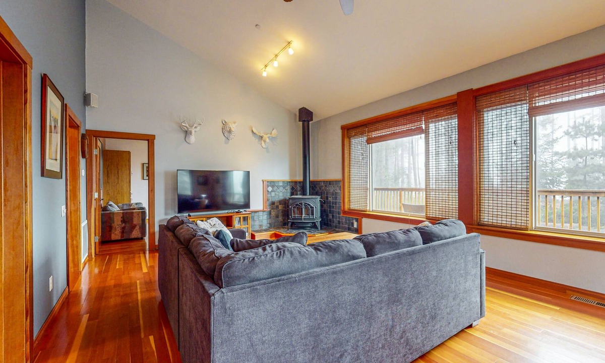 Timber Cove House | Tranquil home with free WiFi and full kitchen