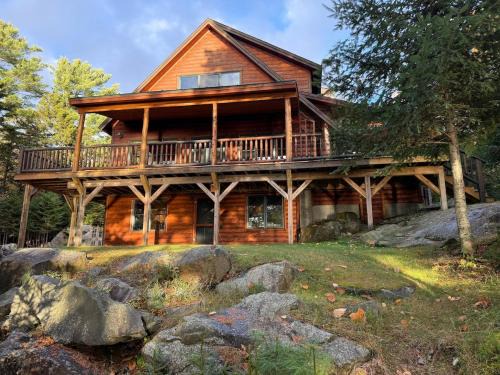 Beaver Cove House | Tranquil Lakefront Getaway on Moosehead Lake