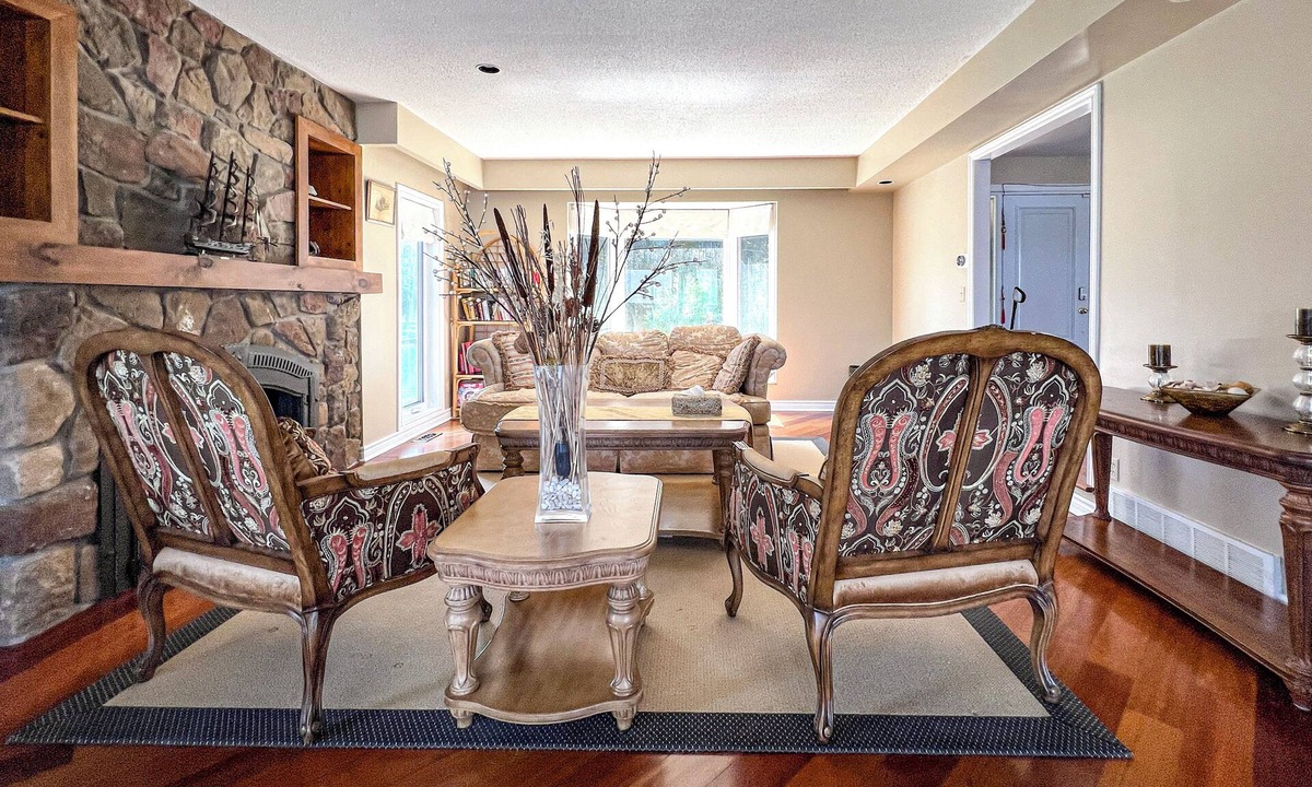 Orillia House | Tranquil Lakeside Stay BBQ Open Yard