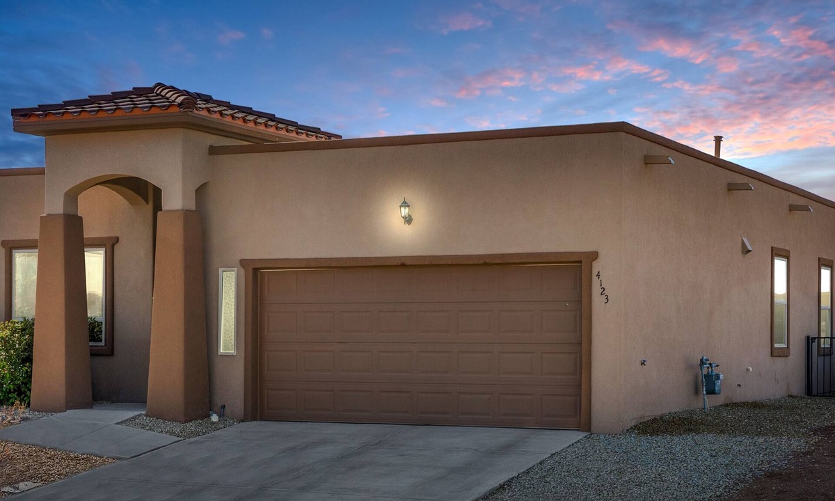 Las Cruces House | *Tranquil Living in the City*
