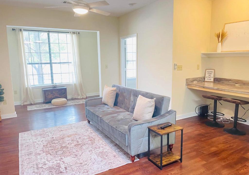 New Pathways Apartment | Tranquil Midtown Apartment