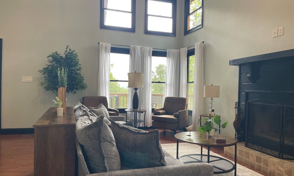 Ranger House | Tranquil Mountain Lodge Escape Near Carters Lake