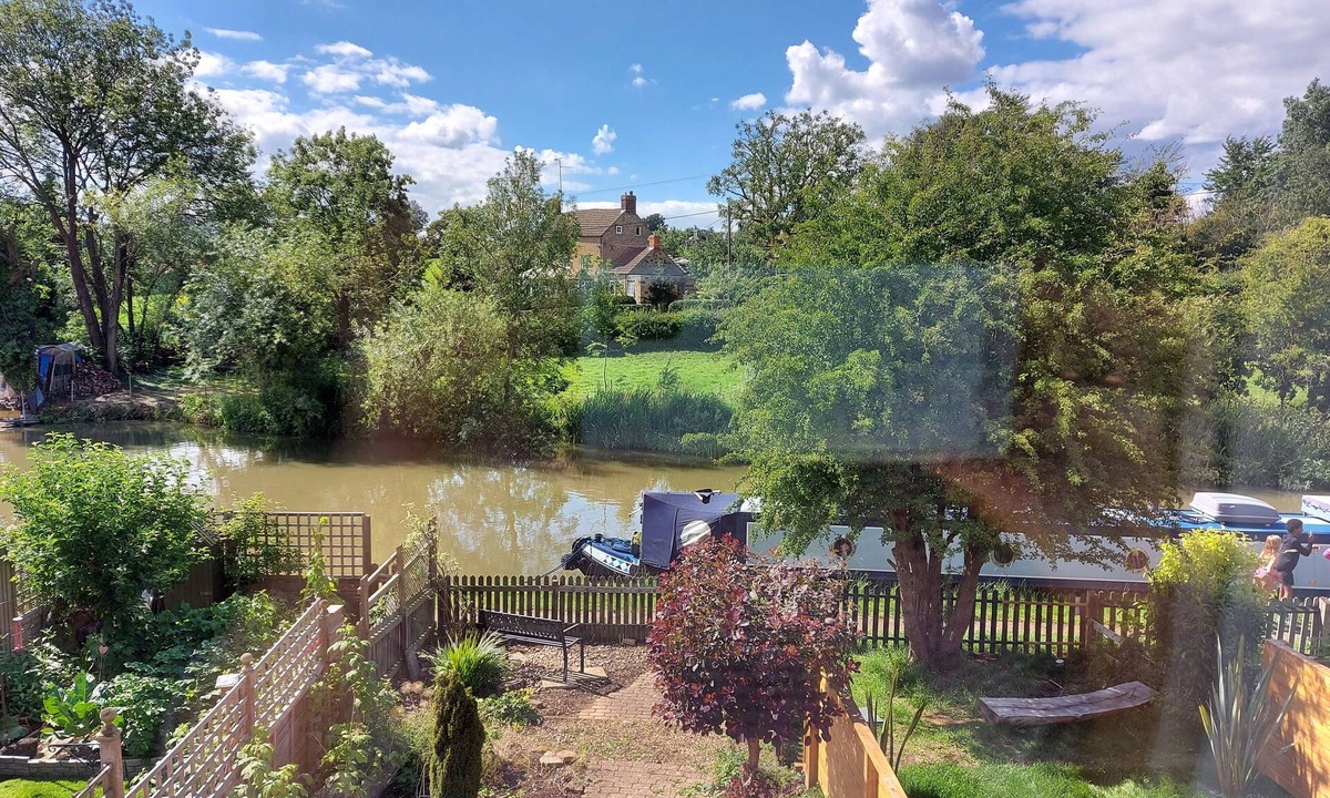 Blisworth Apartment | Tranquil Northampton Retreat