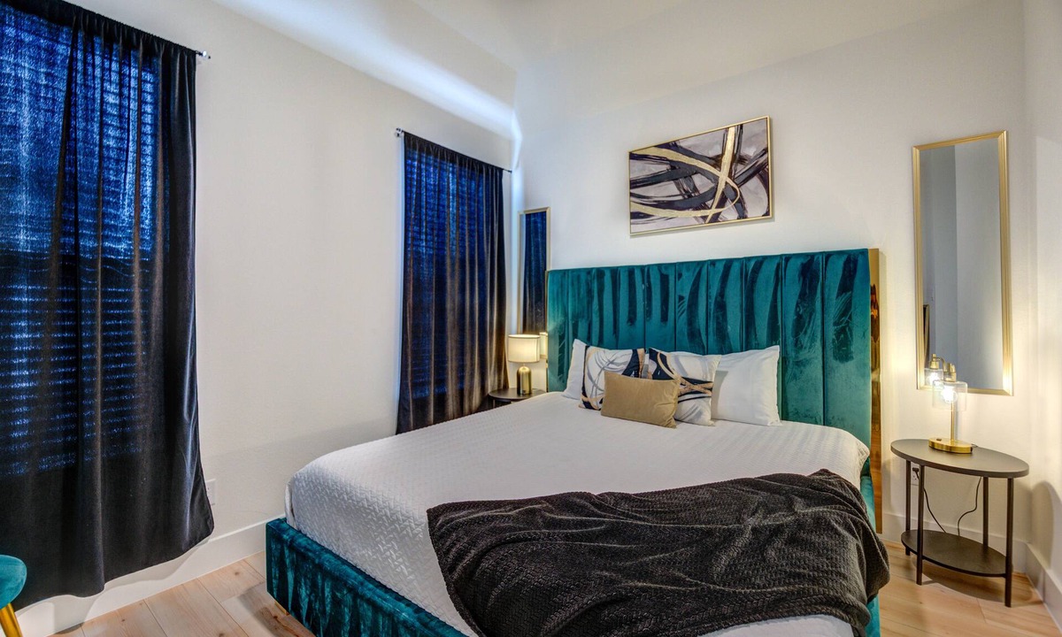 Southeast Houston House | Tranquil Oasis Get Away